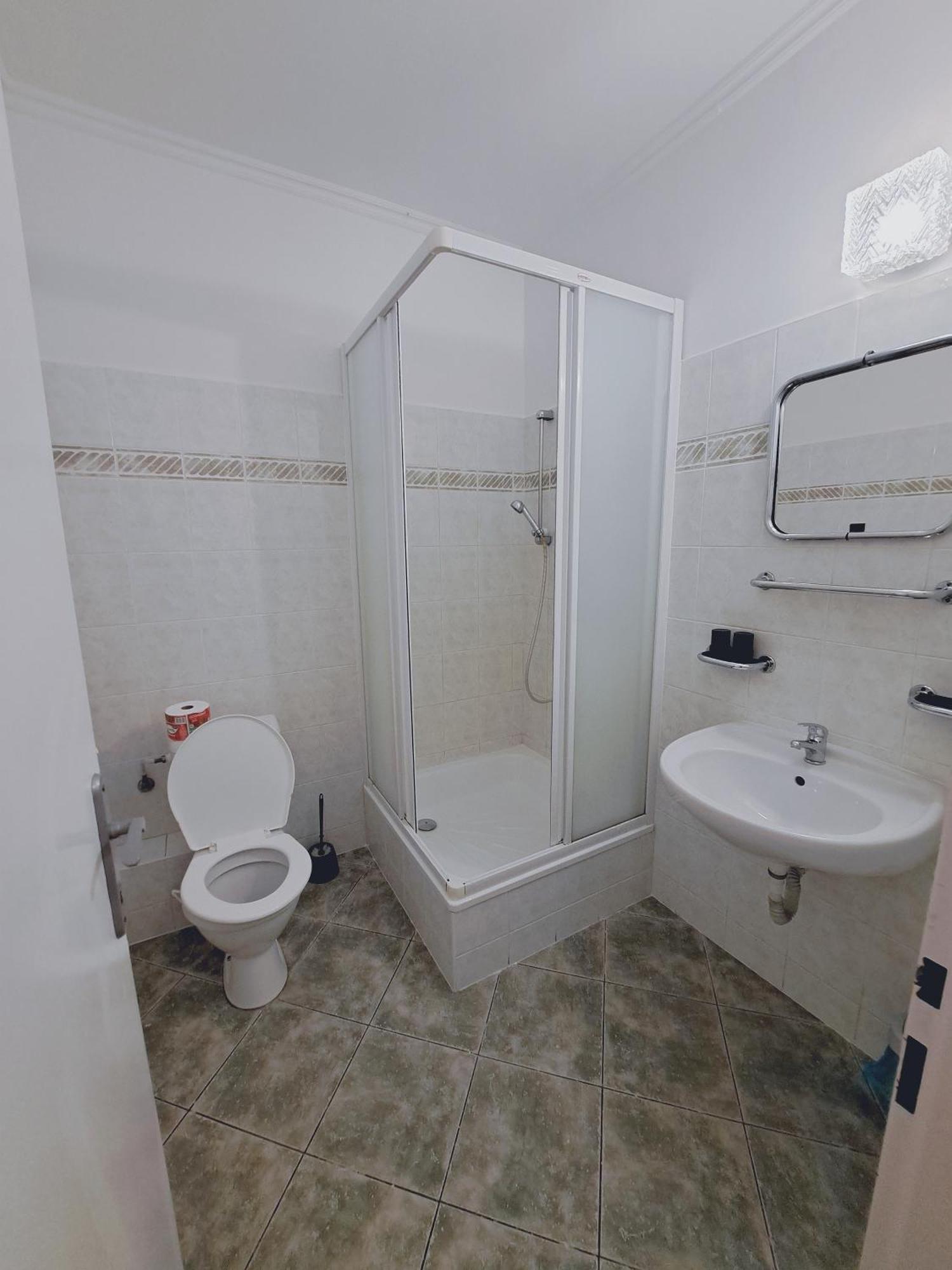 Hotel Grand Tanvald Zewnętrze zdjęcie