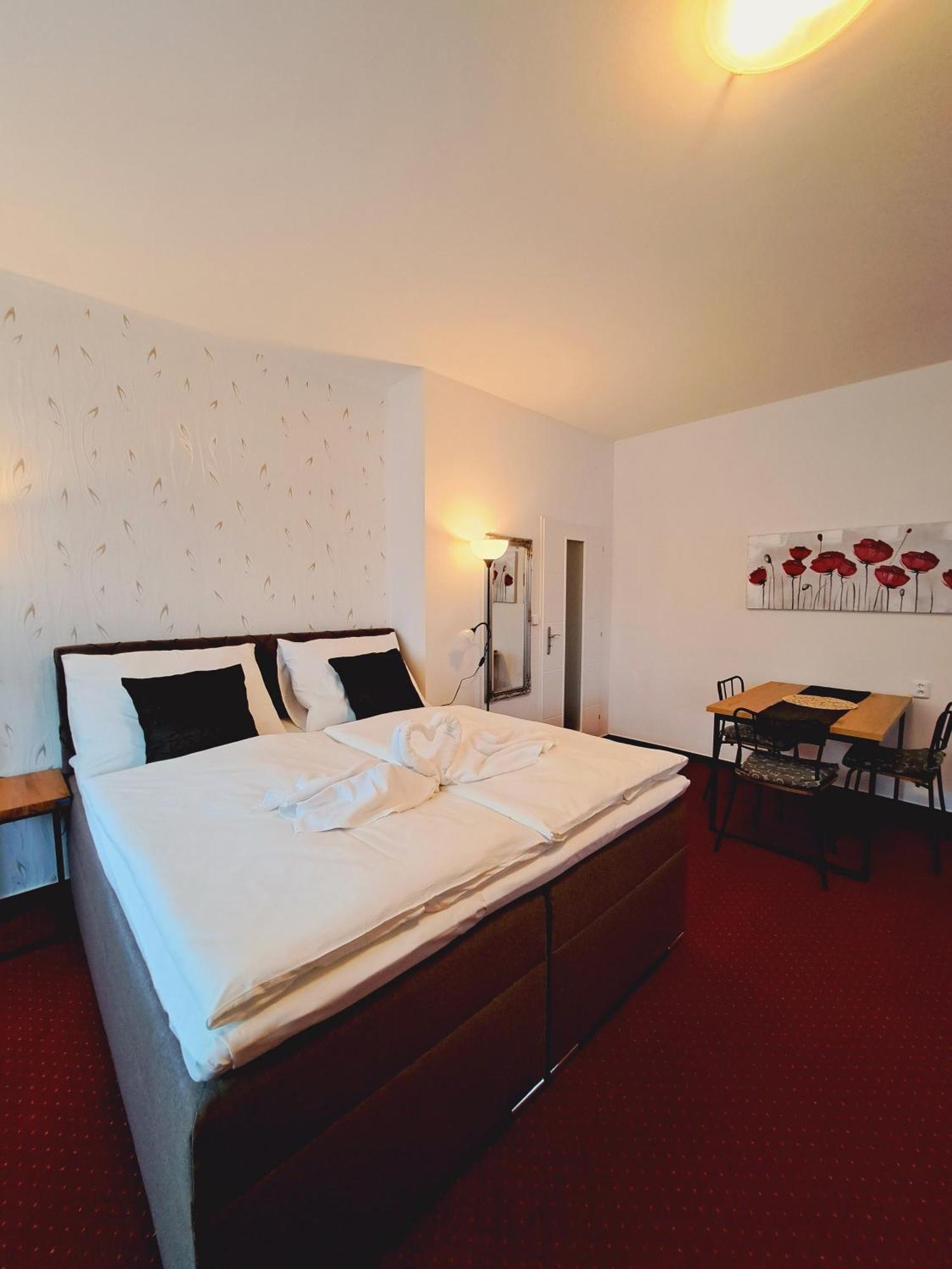 Hotel Grand Tanvald Zewnętrze zdjęcie