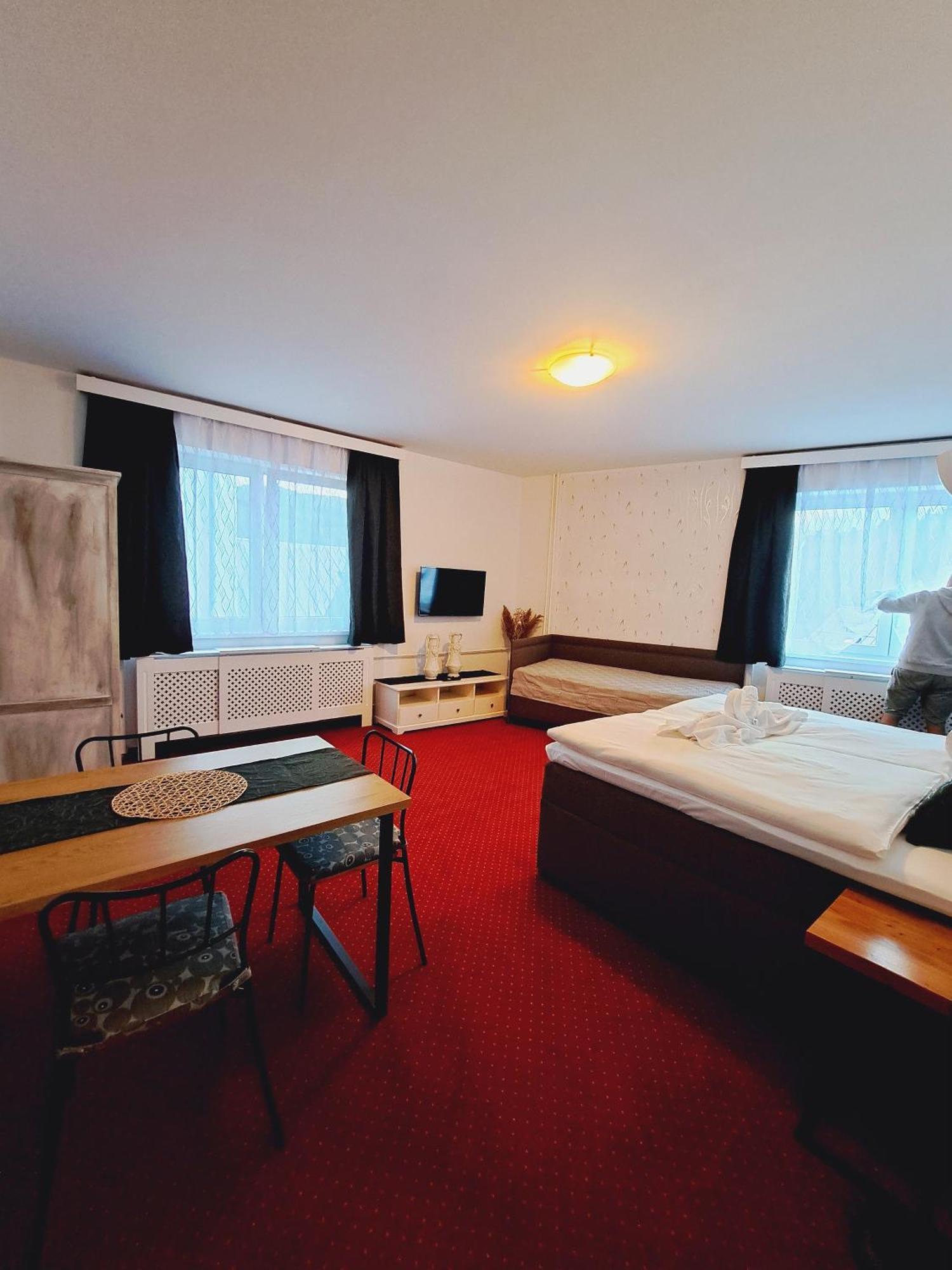 Hotel Grand Tanvald Zewnętrze zdjęcie