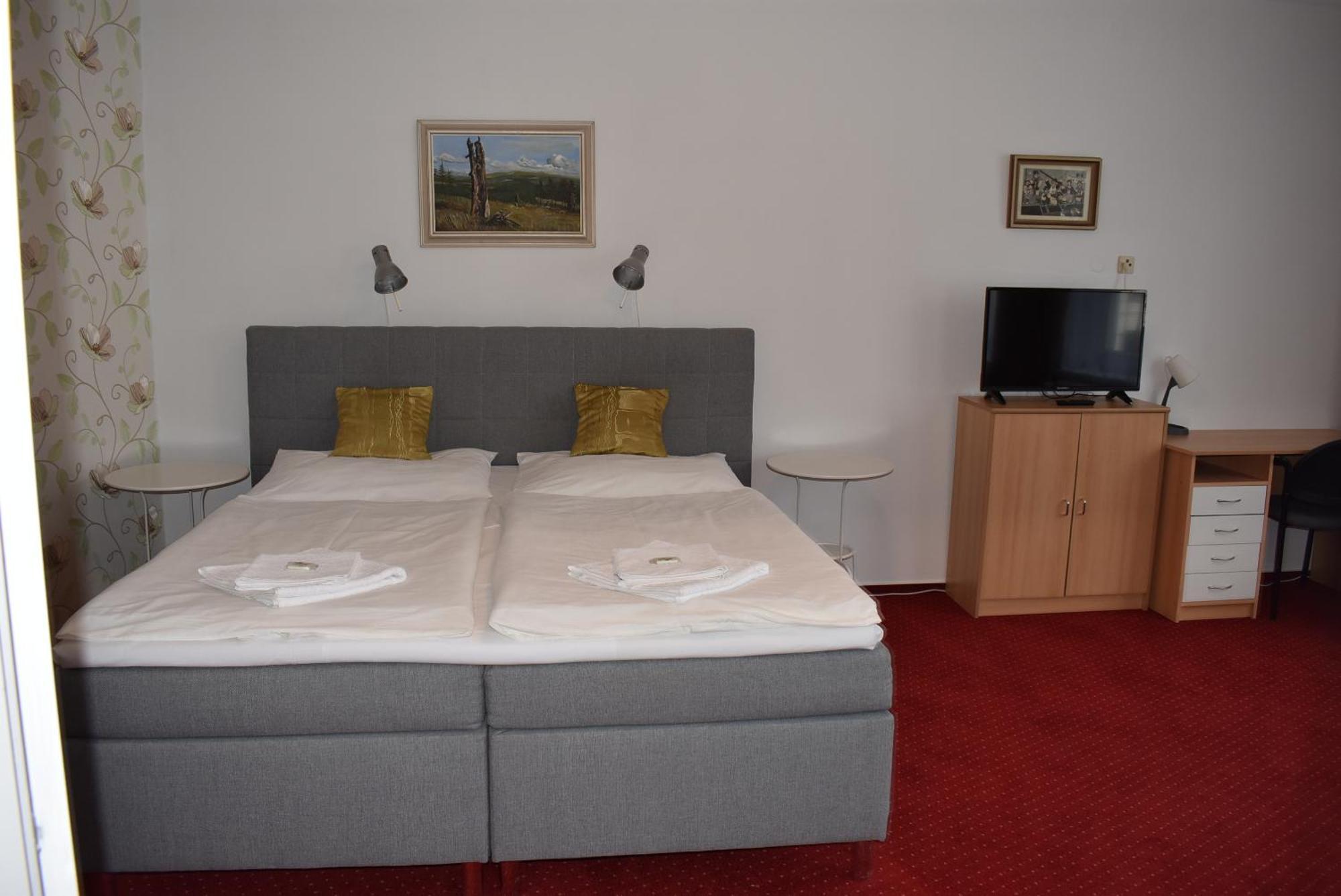 Hotel Grand Tanvald Zewnętrze zdjęcie
