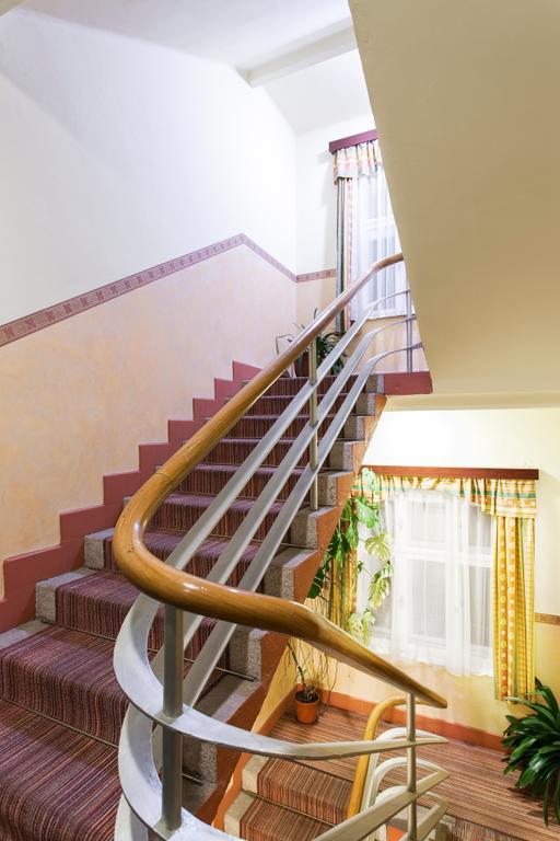 Hotel Grand Tanvald Zewnętrze zdjęcie