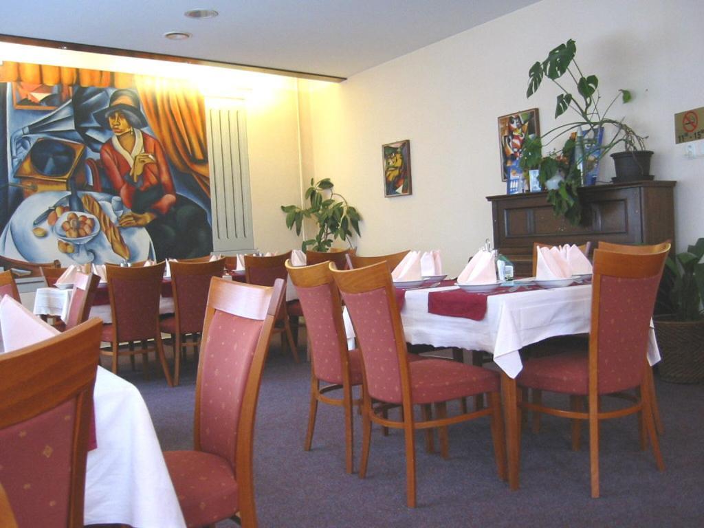 Hotel Grand Tanvald Zewnętrze zdjęcie
